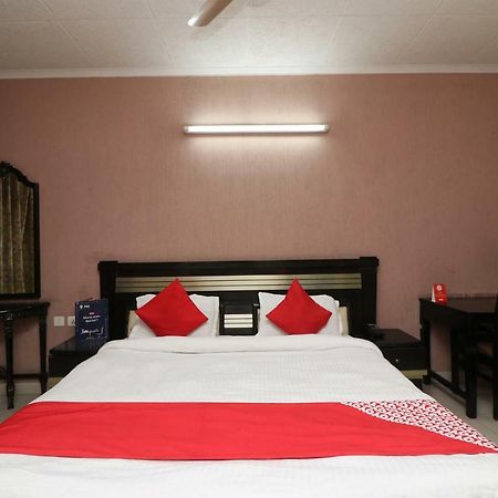 Oyo 24672 Bharat Guest House Delhi  Kültér fotó
