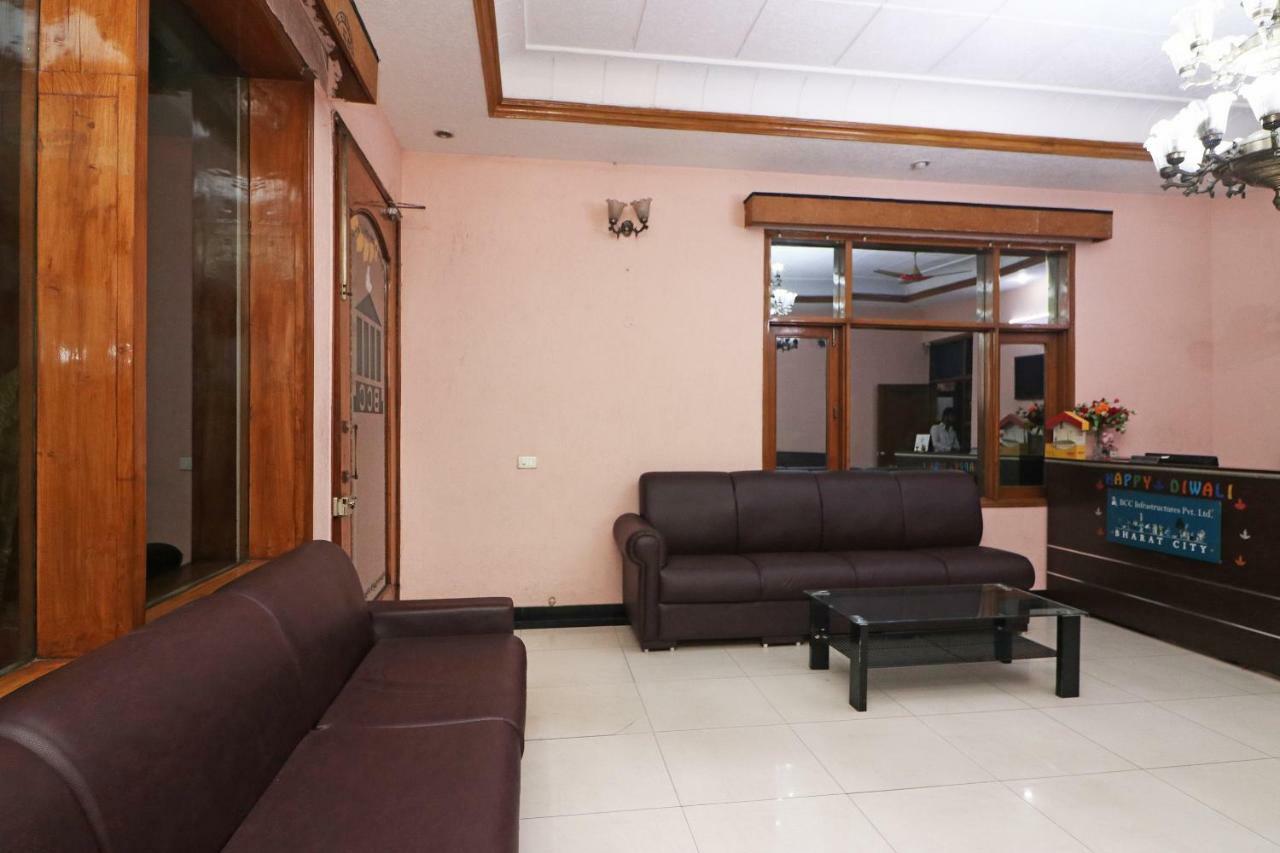 Oyo 24672 Bharat Guest House Delhi  Kültér fotó