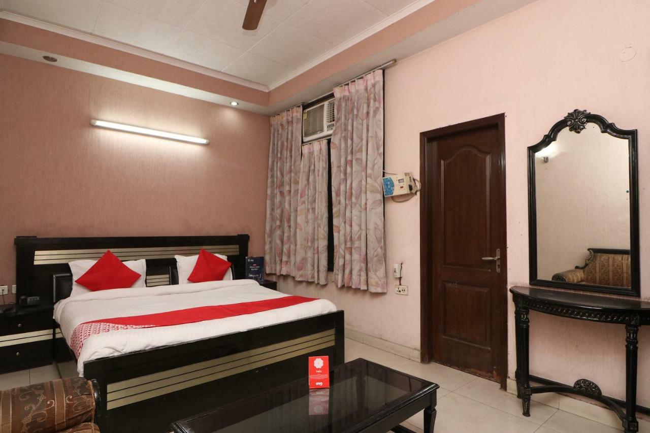 Oyo 24672 Bharat Guest House Delhi  Kültér fotó
