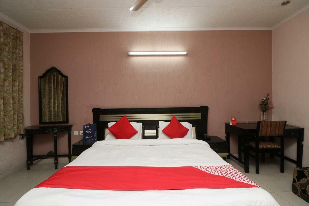 Oyo 24672 Bharat Guest House Delhi  Kültér fotó